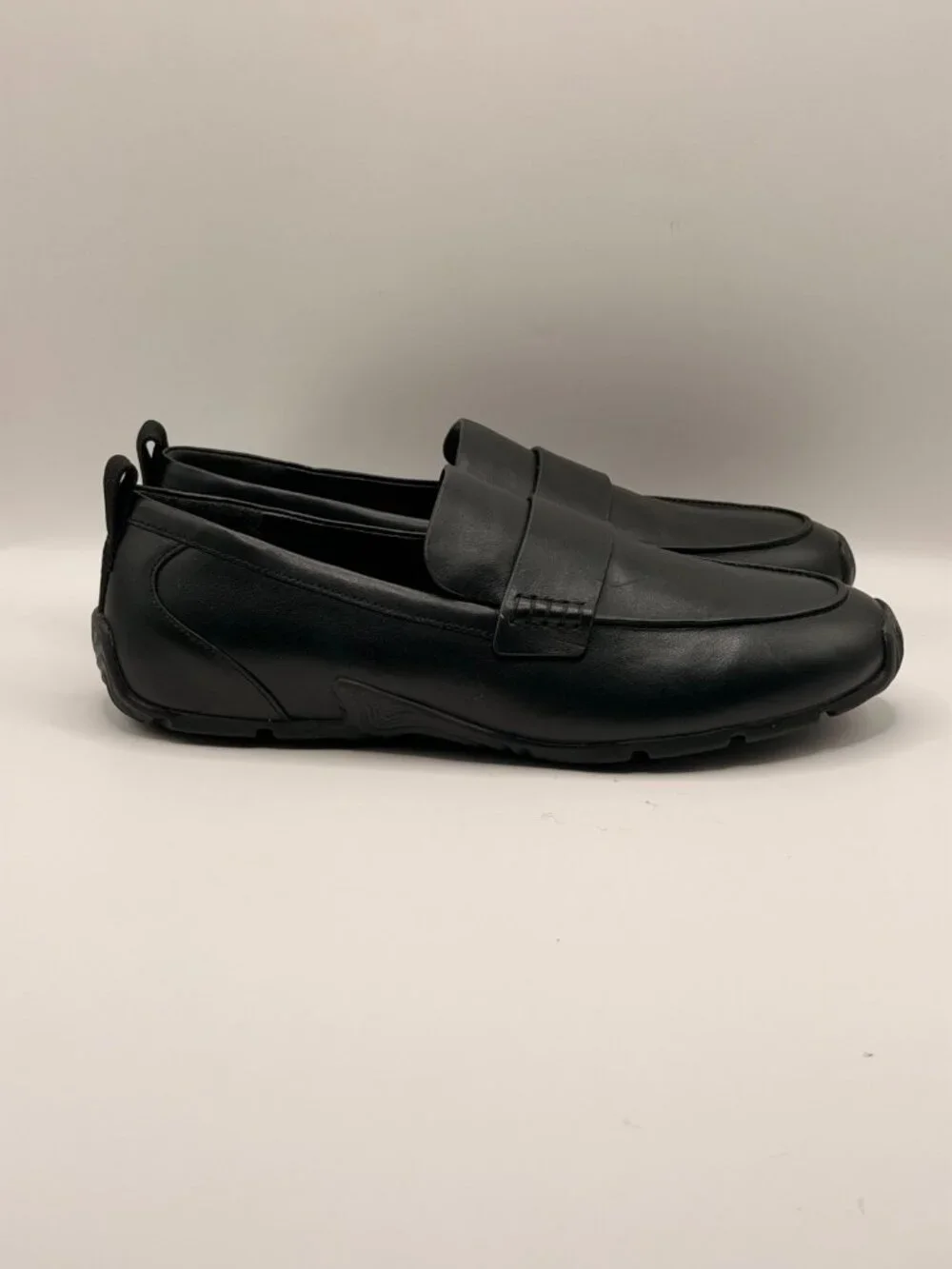 Vince Women's Tommy Black Leather Loafer Flats Sz EU 38 US 7.5 M